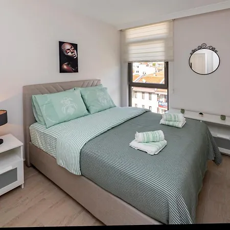 Apartman Central With Refreshing Interior Design In