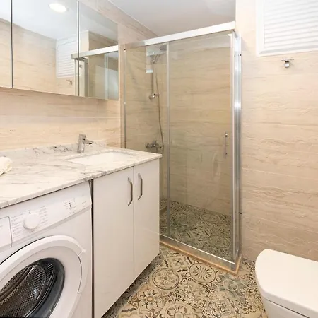شقة Central With Refreshing Interior Design In *